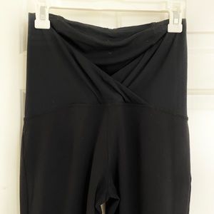 Ingrid & Isabel pregnancy maternity pants tights.